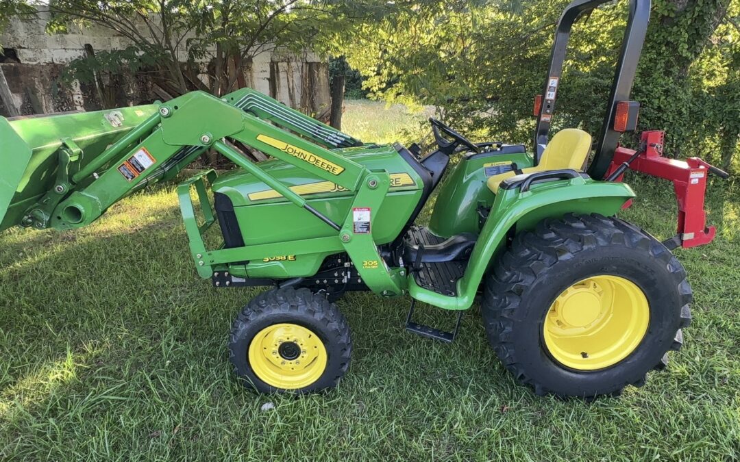 2010 John Deere 3038E Tractor HSD 4WD